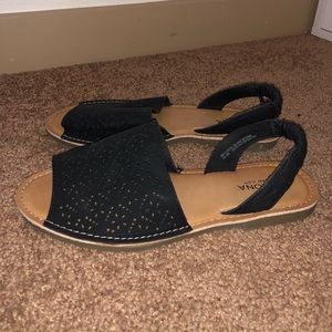 ARIZONA BLACK SLIP ON FLATS/SANDALS